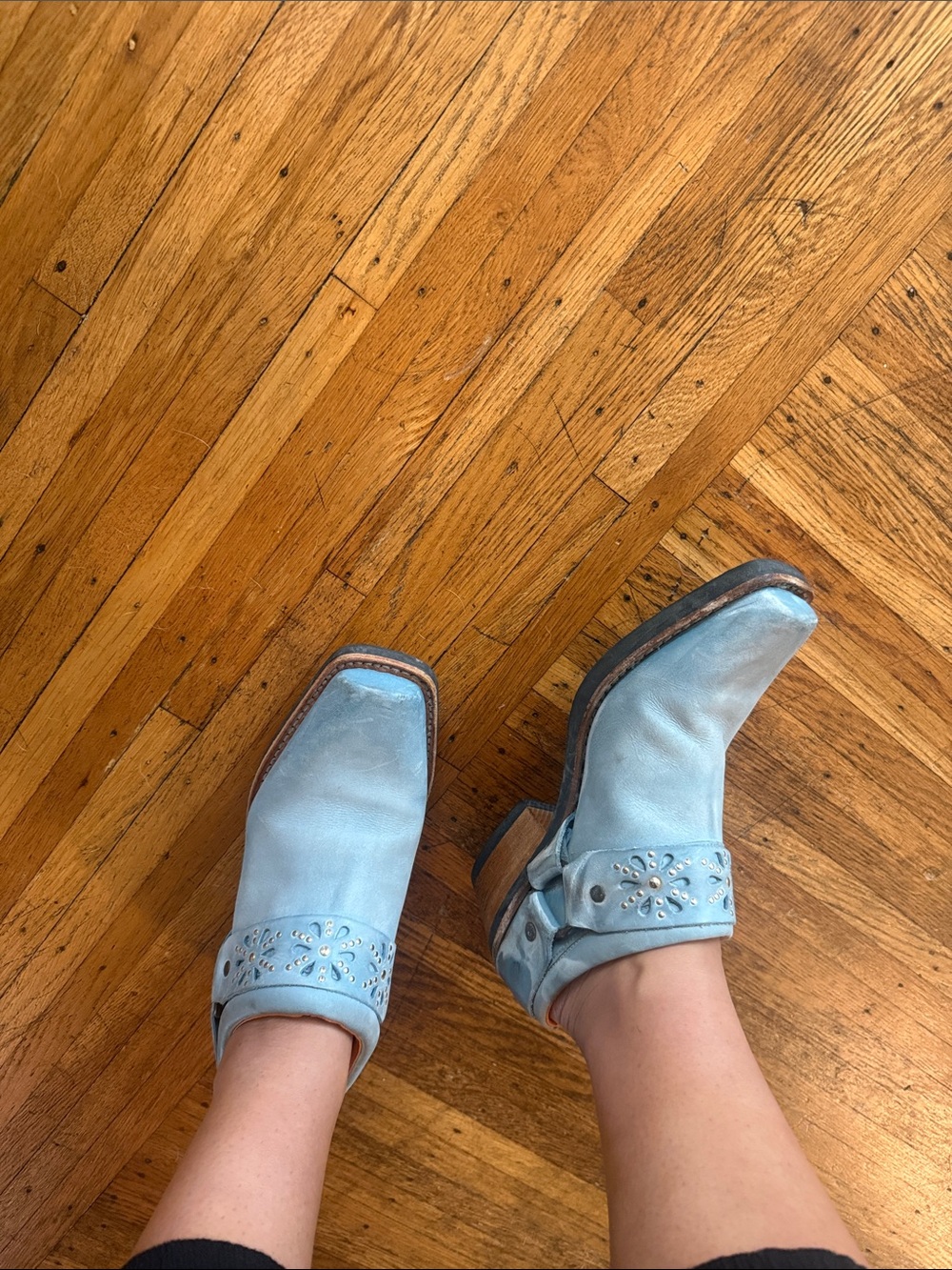 Rare vintage Frye Light Blue Leather Clog Mules with Stud Detail - Picture 7 of 8